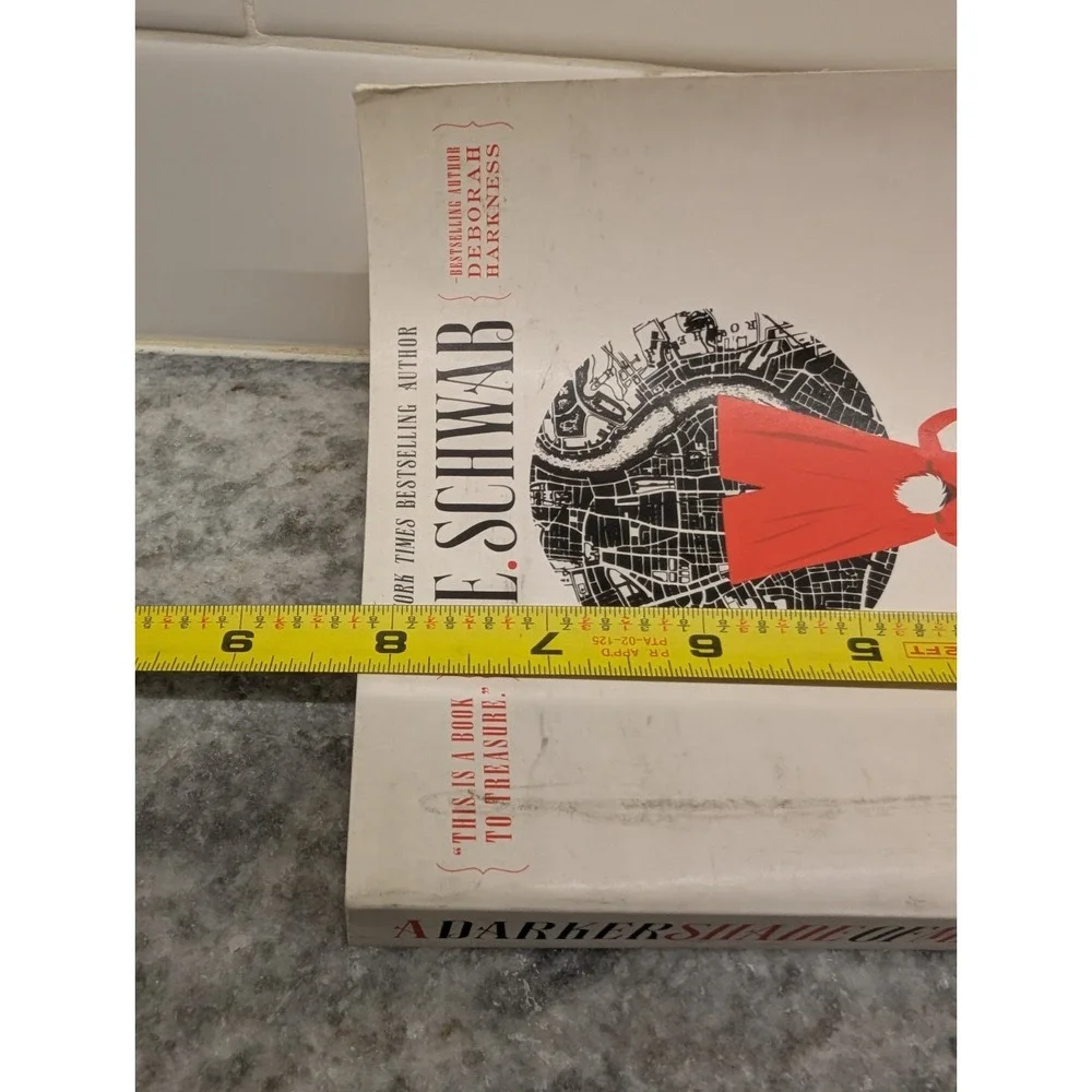 A Darker Shade Of Magic V.E.‎ Schwab Paperback